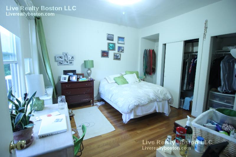 33 Lancaster Ter, Coolidge Corner