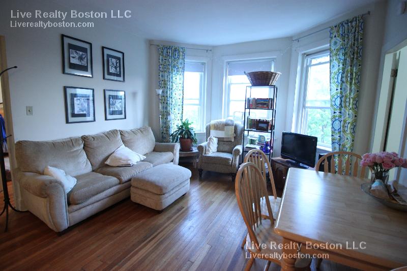33 Lancaster Ter, Coolidge Corner