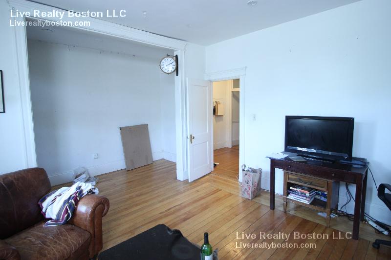 1426 Commonwealth Ave, Brighton