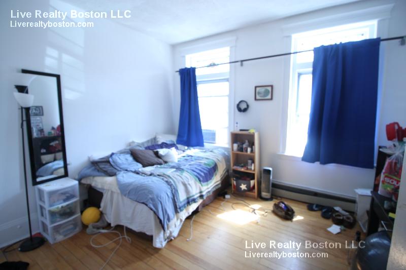 1426 Commonwealth Ave, Brighton