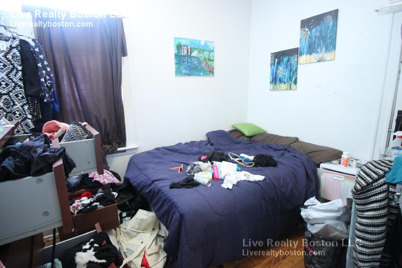 1426 Commonwealth Ave, Brighton