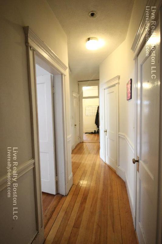 1426 Commonwealth Ave, Brighton