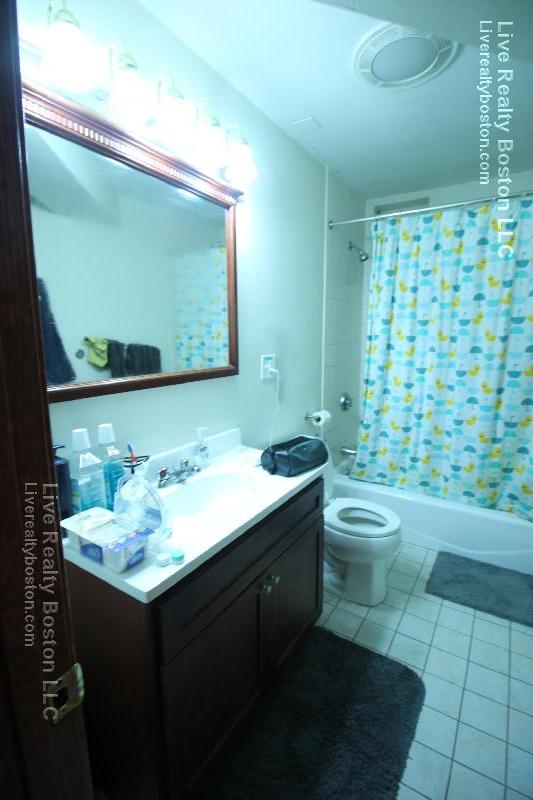 1422 Commonwealth Ave, Brighton