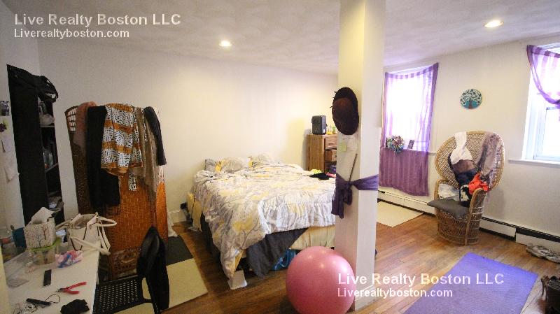 15 Scottfield Rd, Allston