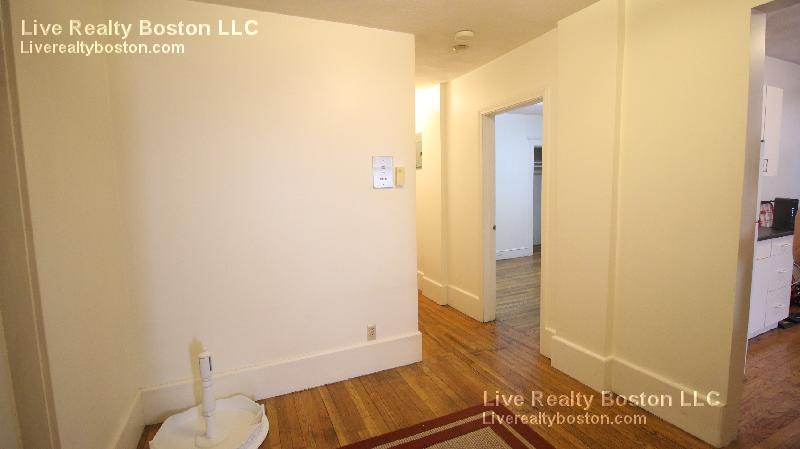 15 Scottfield Rd, Allston