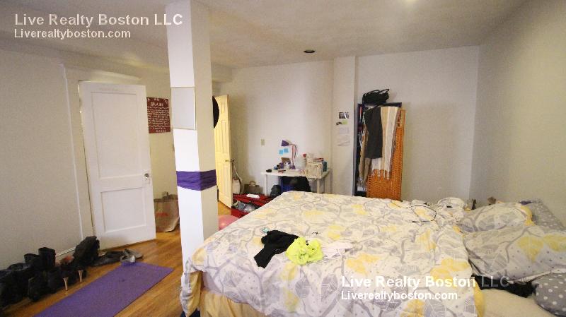 15 Scottfield Rd, Allston