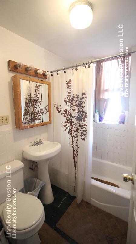 15 Scottfield Rd, Allston