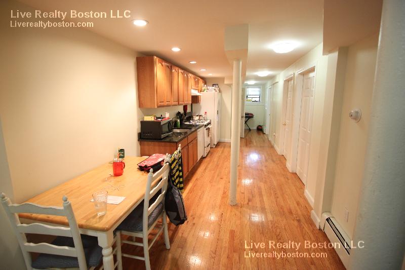 1426 Commonwealth Ave, Brighton