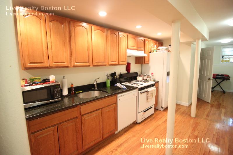 1426 Commonwealth Ave, Brighton