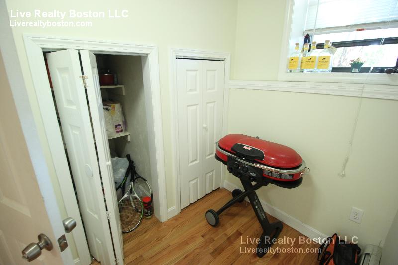 1426 Commonwealth Ave, Brighton