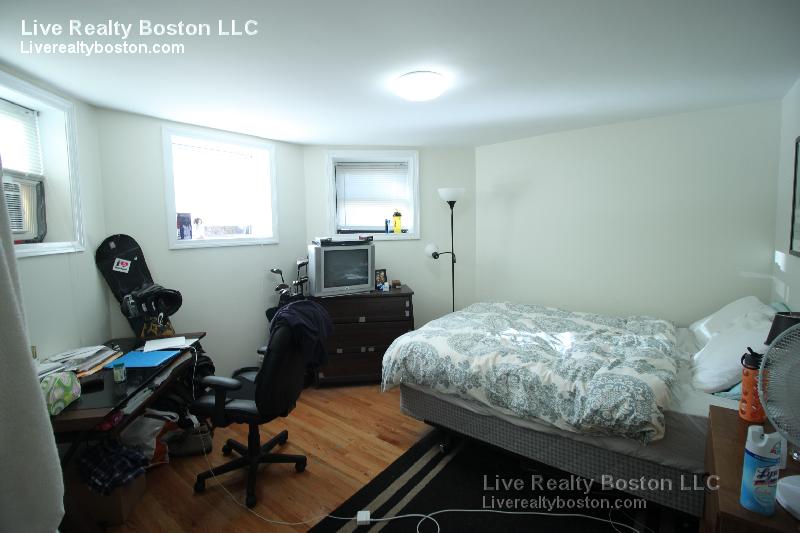 1426 Commonwealth Ave, Brighton