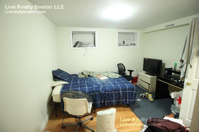 1426 Commonwealth Ave, Brighton