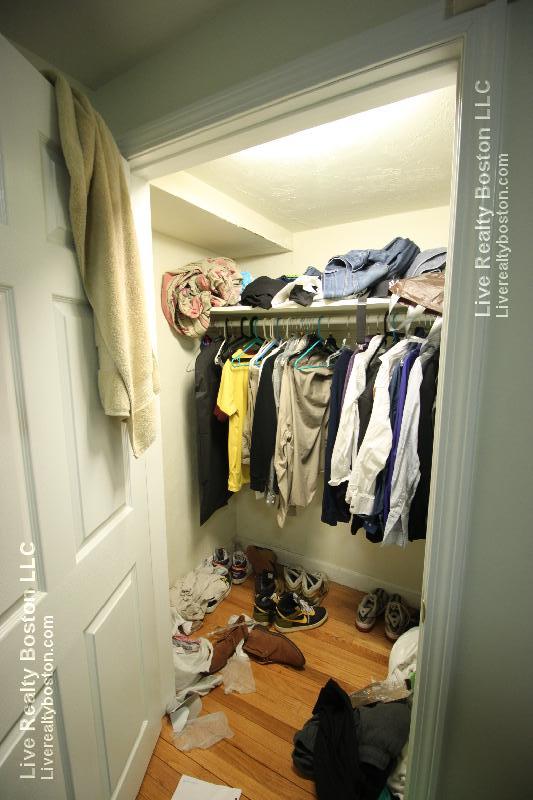 1426 Commonwealth Ave, Brighton