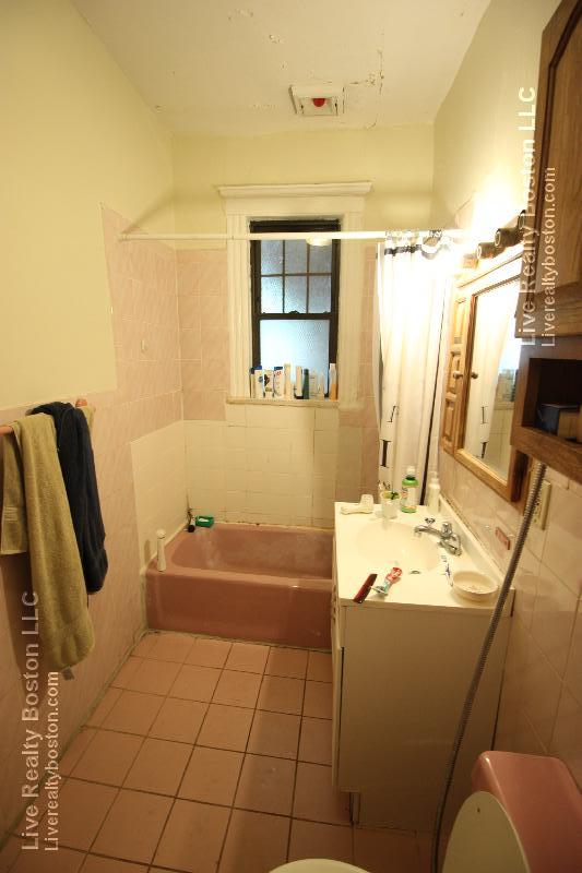47 Gordon St, Allston