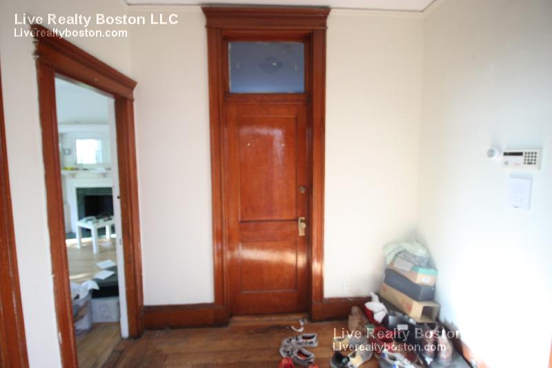 1426 Commonwealth Ave, Brighton