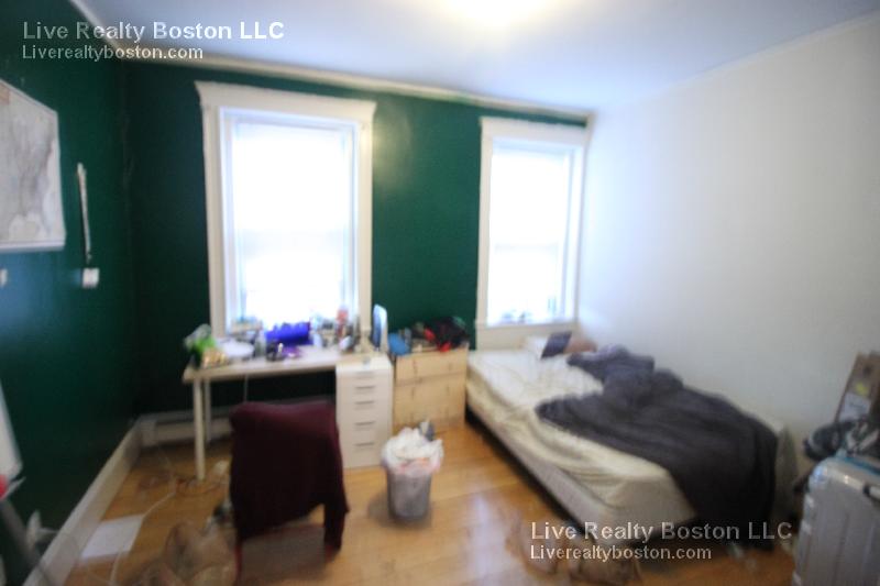 1426 Commonwealth Ave, Brighton