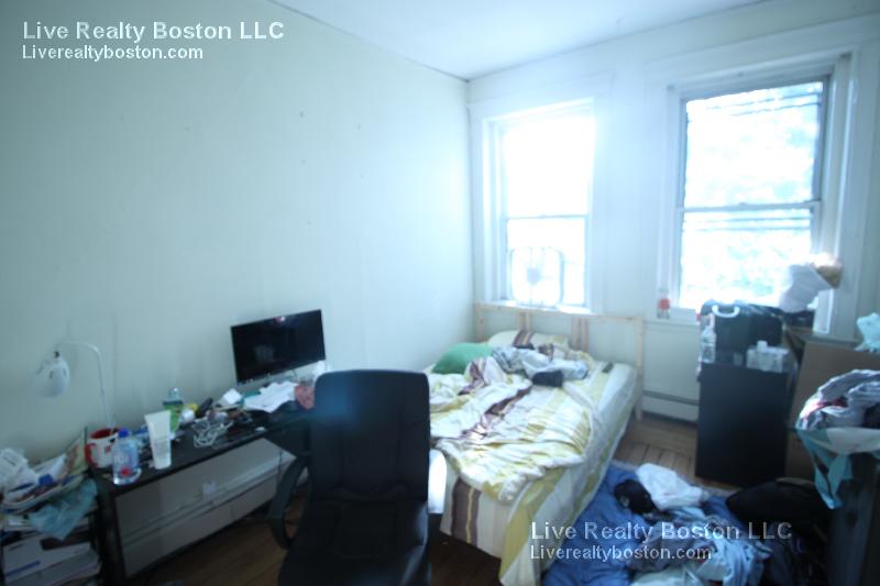 1426 Commonwealth Ave, Brighton