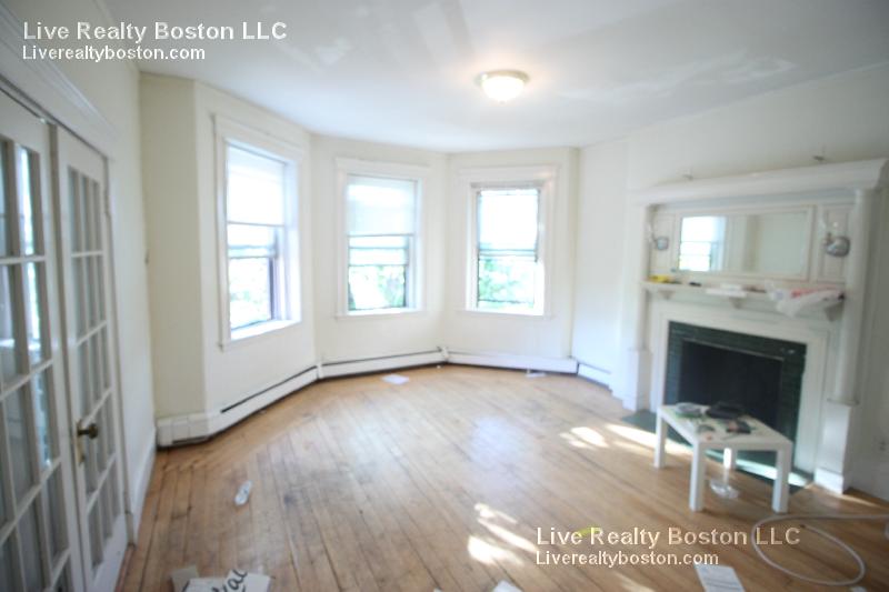 1426 Commonwealth Ave, Brighton