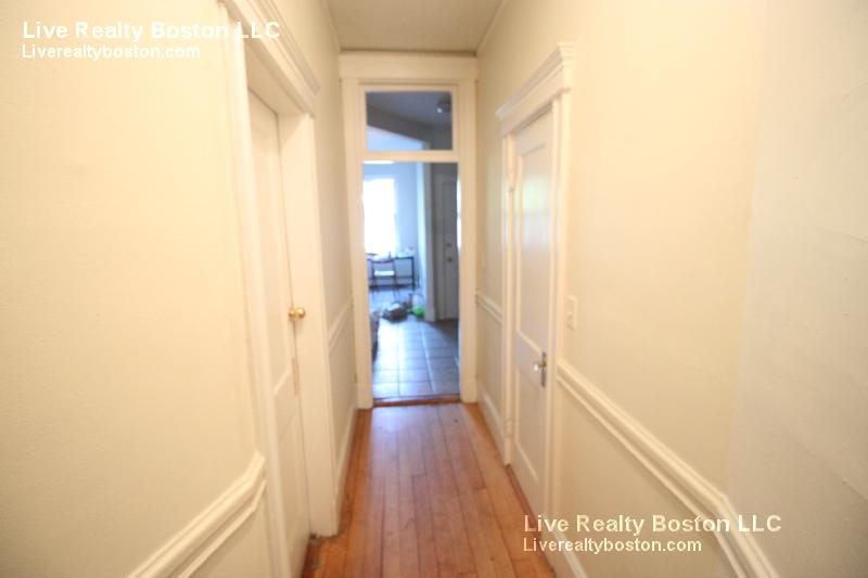 1426 Commonwealth Ave, Brighton