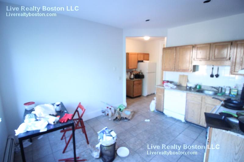 1426 Commonwealth Ave, Brighton