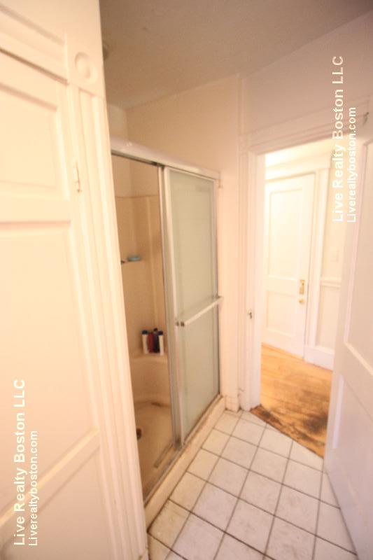 1426 Commonwealth Ave, Brighton