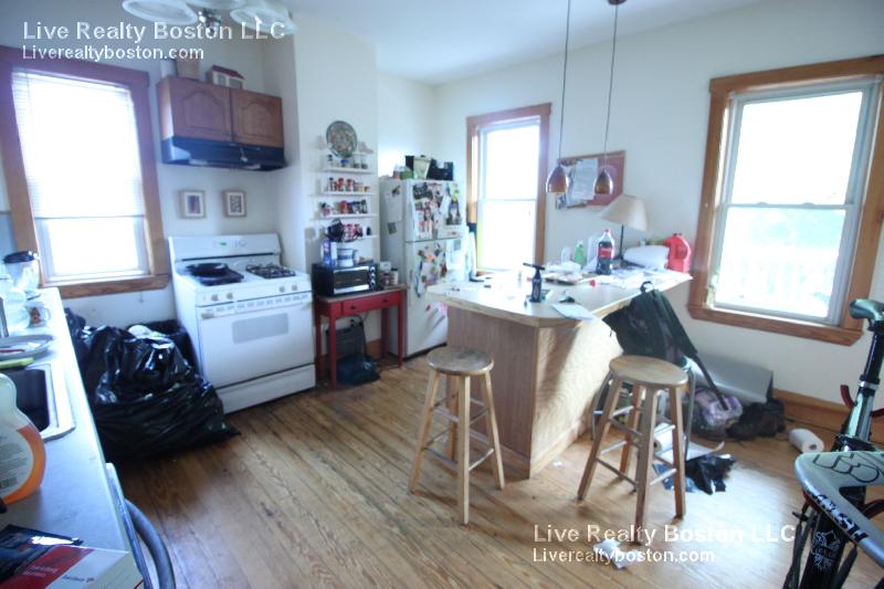 346 Faneuil St, Brighton