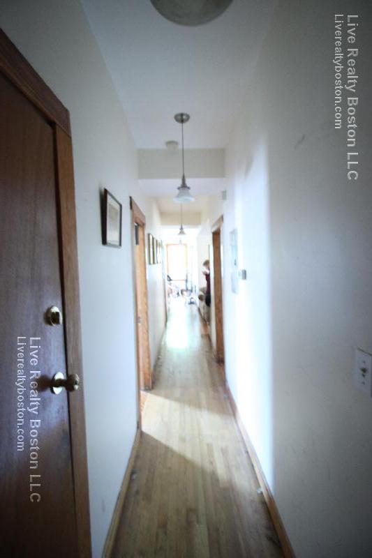 346 Faneuil St, Brighton