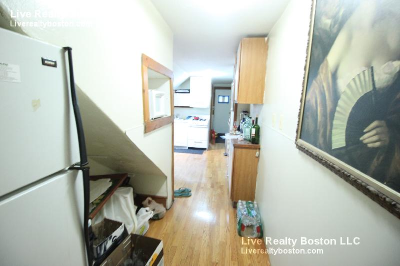 6 Webley St, Allston