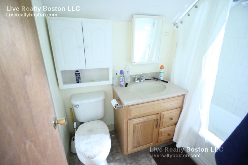 6 Webley St, Allston