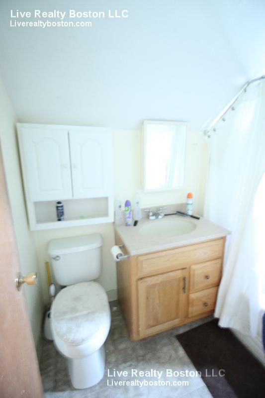 6 Webley St, Allston