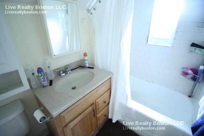 6 Webley St, Allston