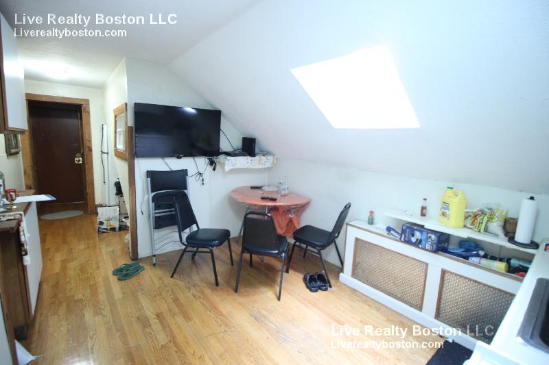 6 Webley St, Allston