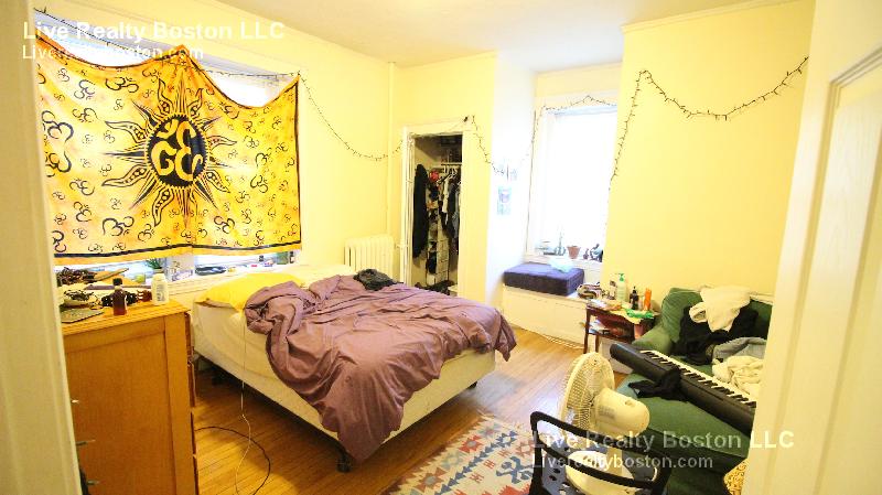 74 Egmont, Brookline