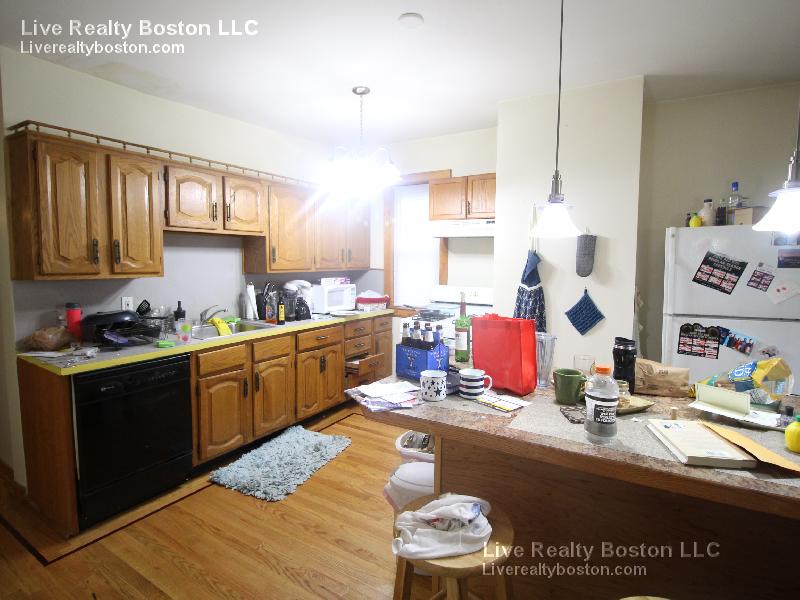 346 Faneuil St, Brighton