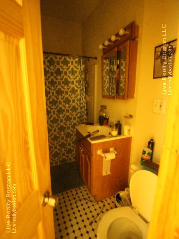 346 Faneuil St, Brighton