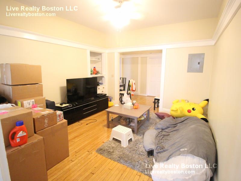 8 Farrington Ave, Allston