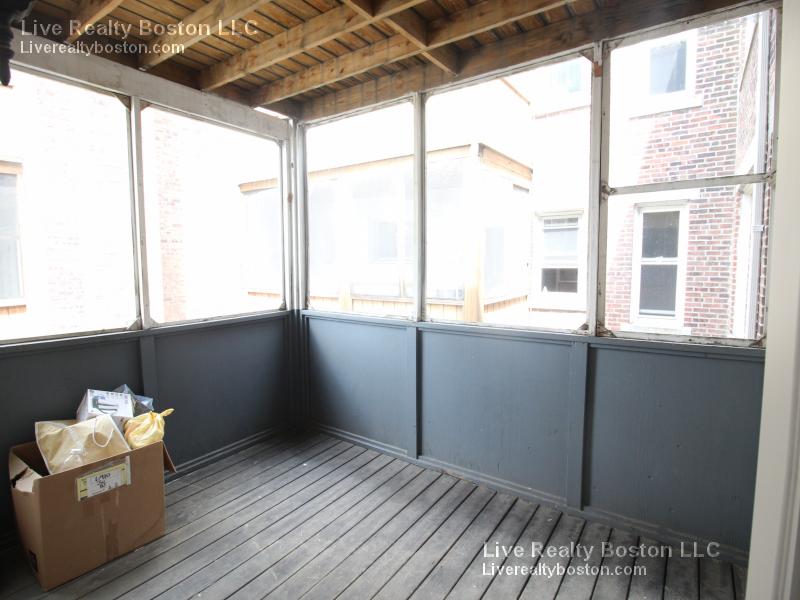 8 Farrington Ave, Allston