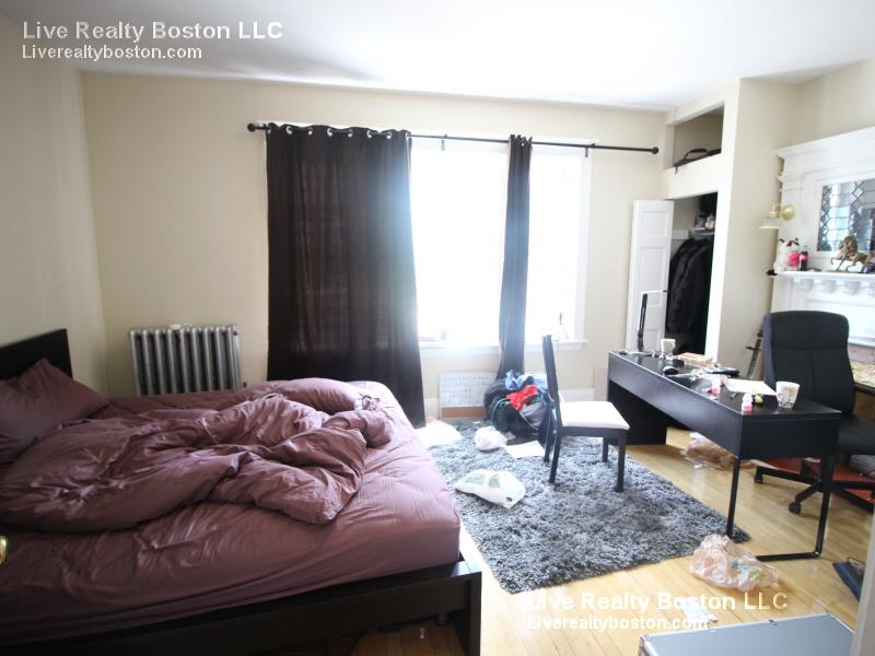 8 Farrington Ave, Allston