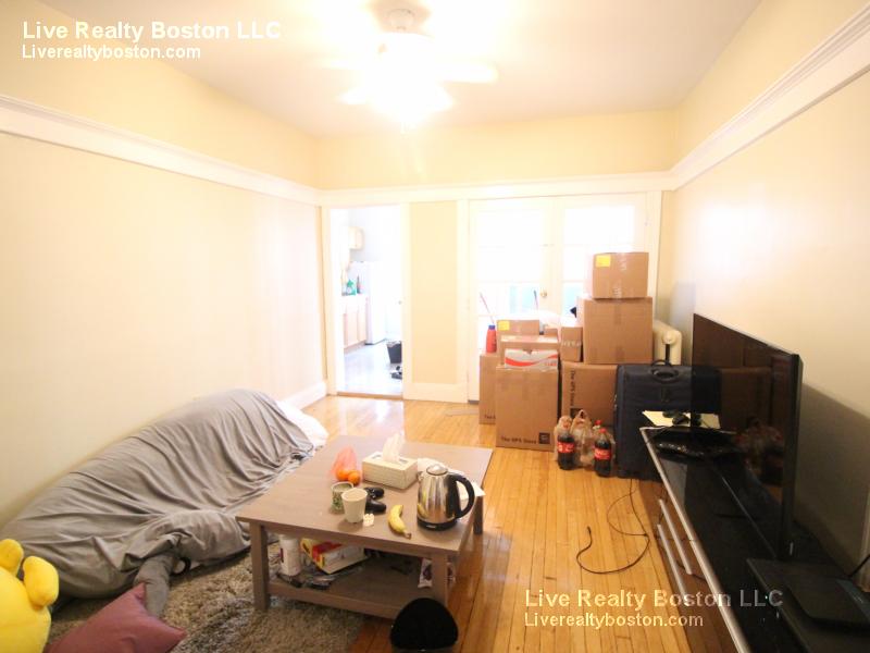 8 Farrington Ave, Allston