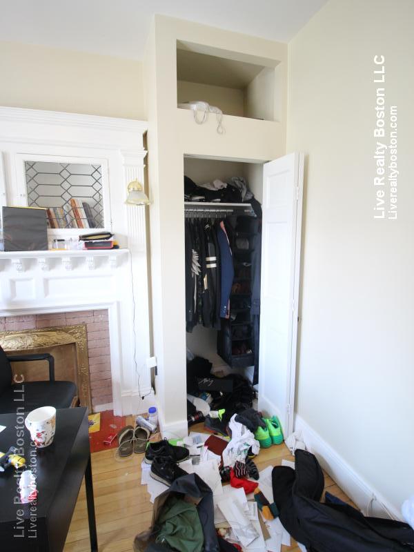 8 Farrington Ave, Allston