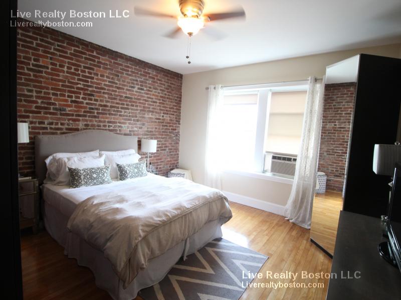 8 Farrington Ave, Allston