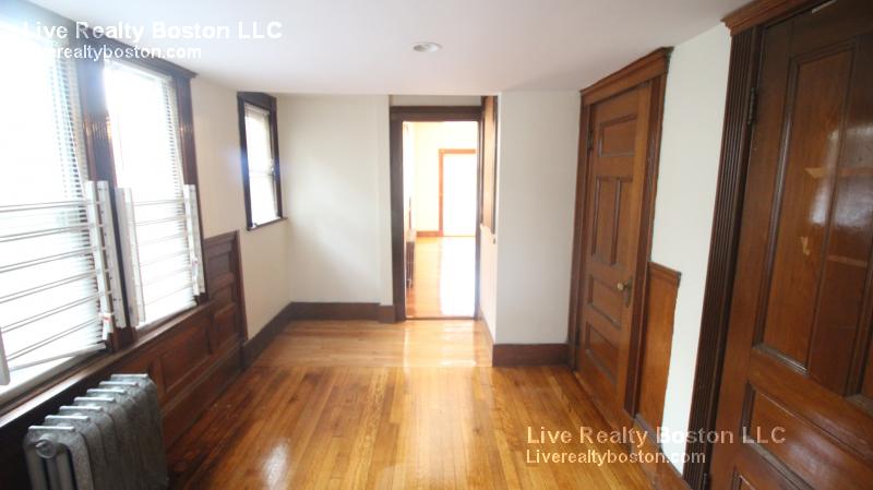 14 Gardner St, Allston