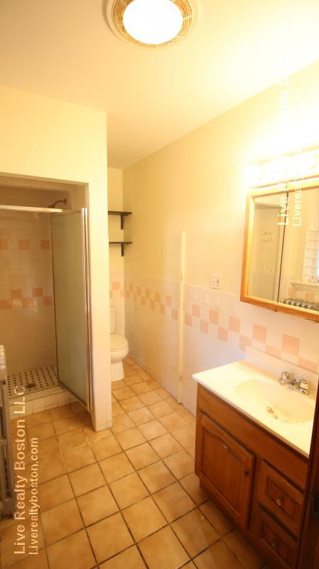 14 Gardner St, Allston