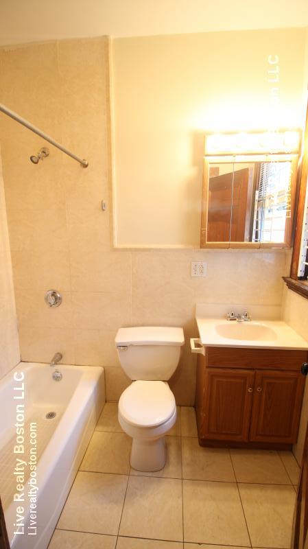 14 Gardner St, Allston