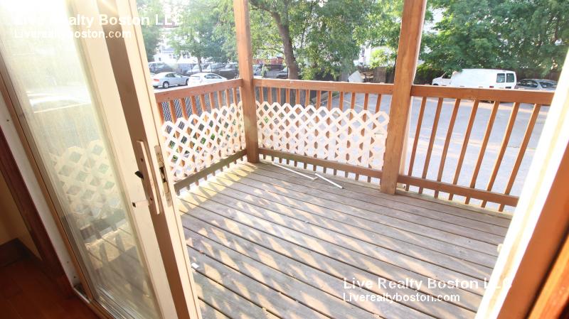 14 Gardner St, Allston