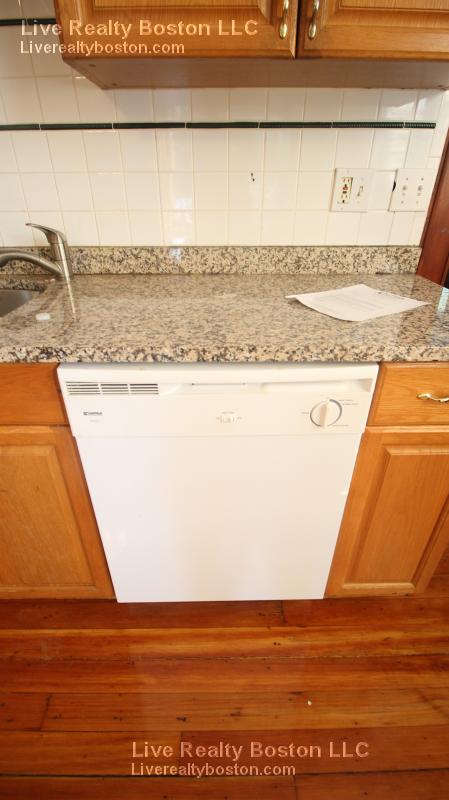 14 Gardner St, Allston