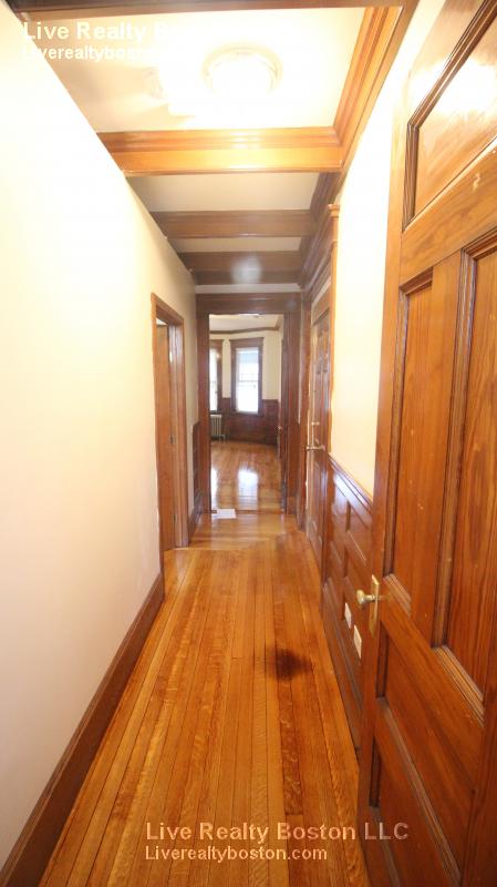 14 Gardner St, Allston