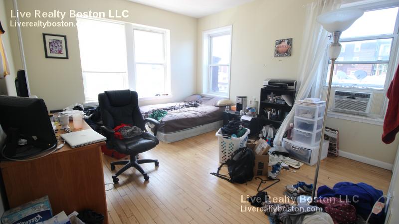 4 Farrington Ave, Allston