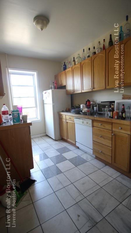 4 Farrington Ave, Allston