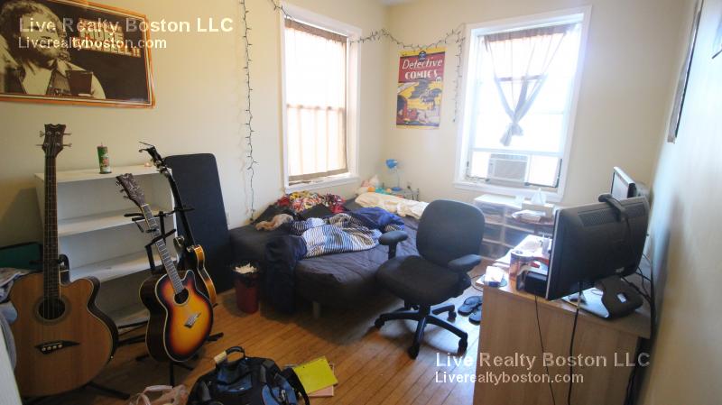 4 Farrington Ave, Allston